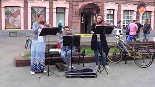 Шерлок Холмс отдыхает, когда они играют!!! Street! Music! Шерлок Холмс отдыхает, когда они играют!!! Street! Music!