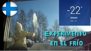 Experimento: qué pasa al aventar agua hirviendo en frío extremo | Luli en Finlandia