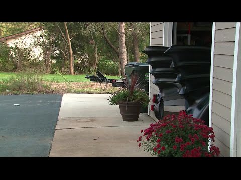 Illinois man creates Batmobile from scratch