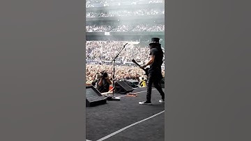 Thumbnail of Welcome To The Jungle I Guns N' Roses I London 2022 I #gunsnroses #axlrose #duffmckagan #slash #gnr