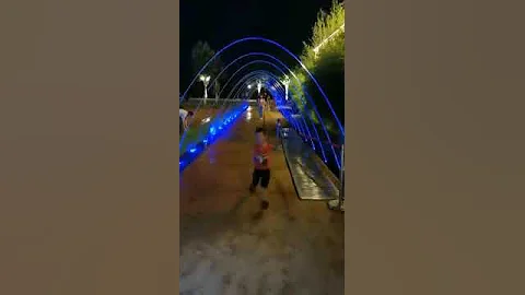 Laminar flow fountain, fountain nozzle