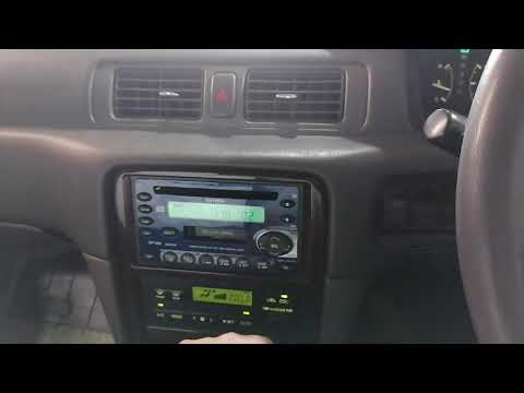 Video: Hvor er radiosikringen i en 2000 Toyota Camry?