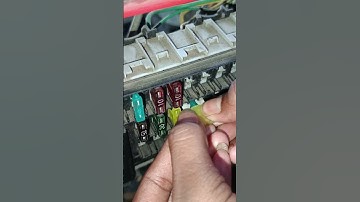 Car Fuse removing Trick #automobile #shorts #bladefuse