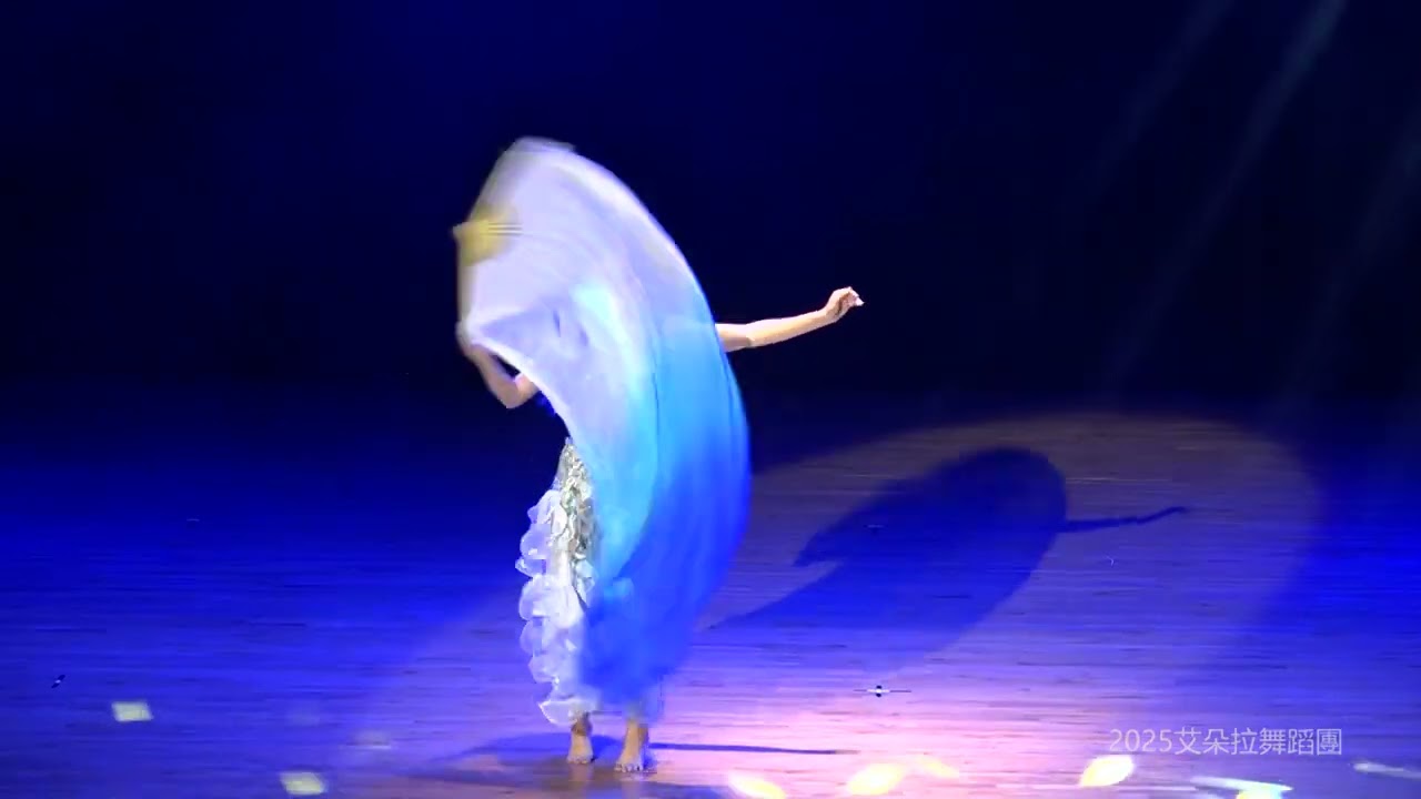 艾朵拉楊婷妃陳垣璟 單長飄扇