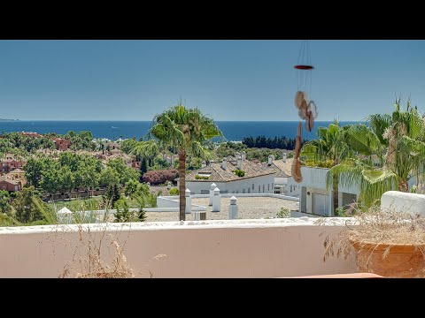 Sea View Apartment for Sale in Nueva Andalucia, Marbella - Renovation Project