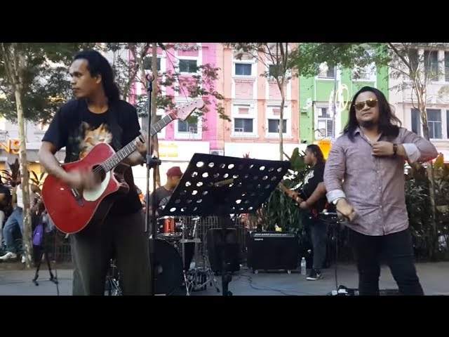 sambutlah kasih-bro rocker suara mantap feat Sentuhan buskers cover lovehunter class=