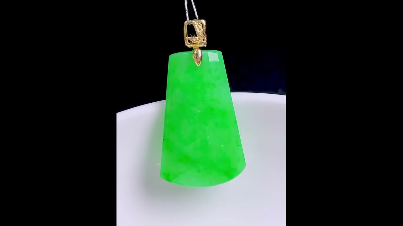 翡翠 糸魚川産翡翠81g 天然石販売 名取貴石 天然石原石鉱物結晶