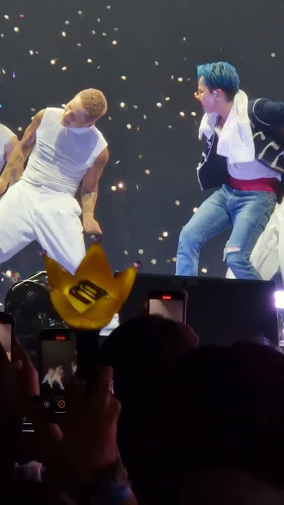 G-Dragon - Who You? in Paris #gdragon #kpop #fancam #concert #bigbang