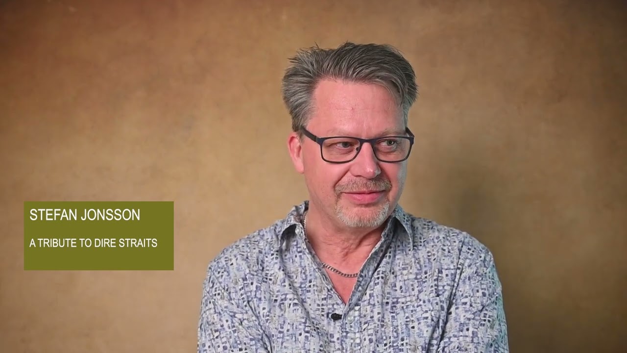 Stefan Jonsson presenterar banden och hälsar välkommen till Torsöfestivalen 2025