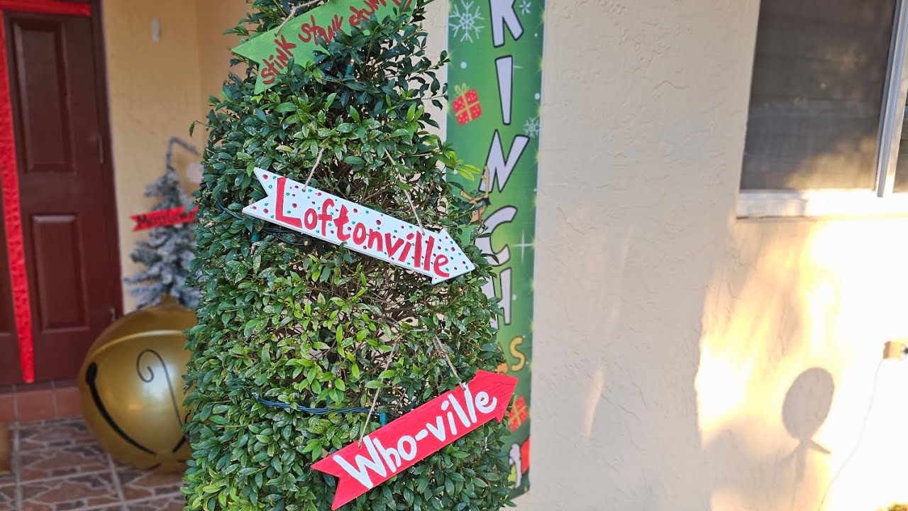 DIY Whoville $1 Tree Signs. The Grinch Theme Christmas