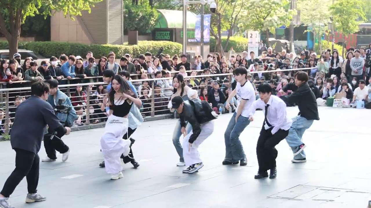 Like Jennie  아트비트 ARTBEAT 청계광장 250511  7Z5A5808