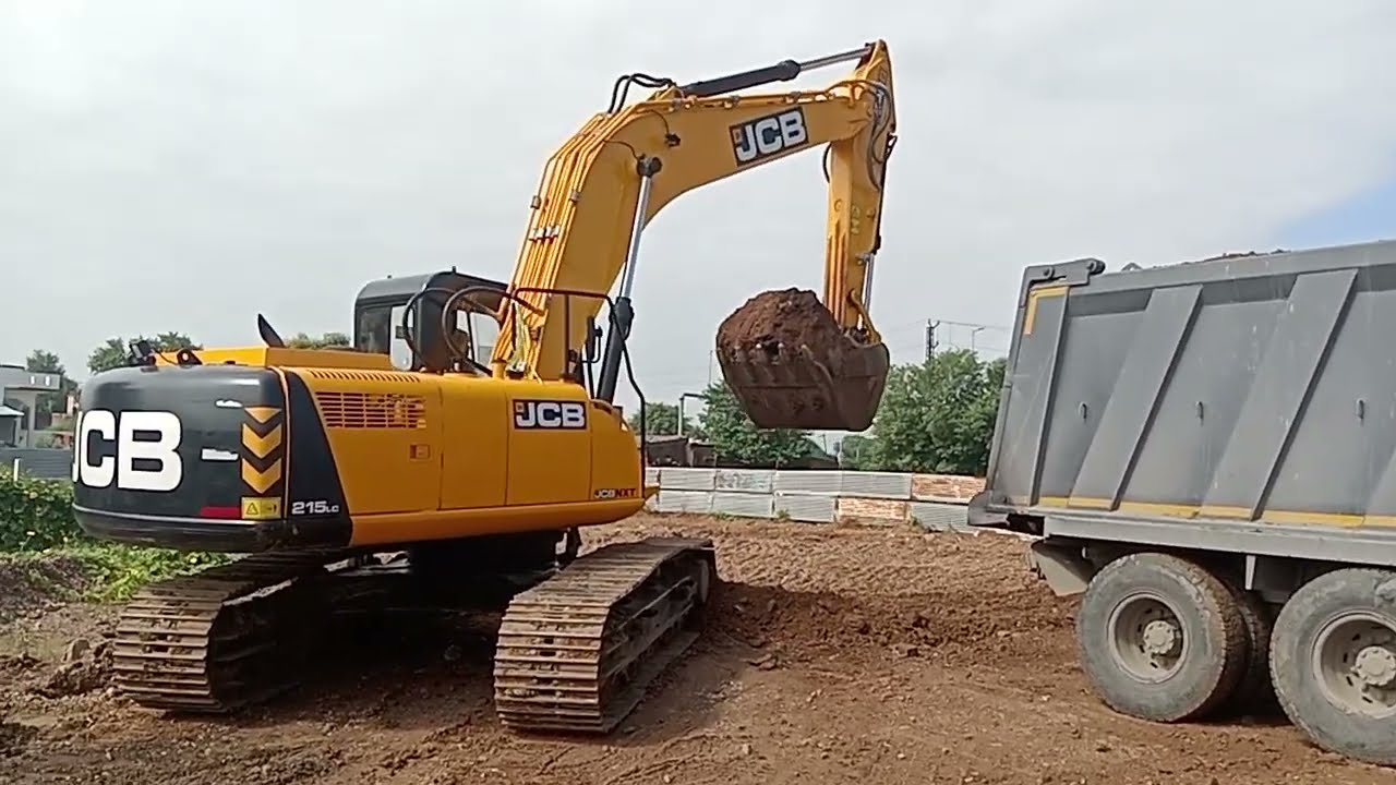 Excavatar JCB Machine Se Bari Gardi Loding