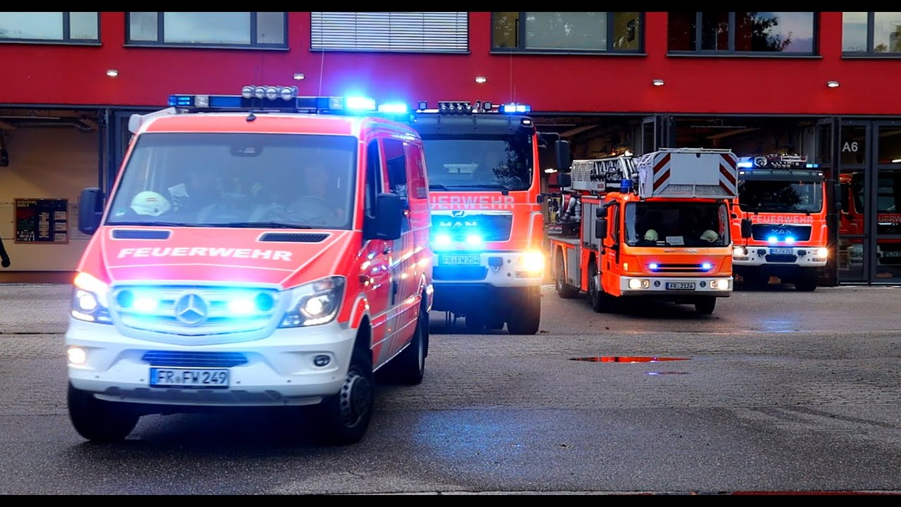 [2X Löschzug Berufsfeuerwehr Freiburg] Einsatzfahrten Feuerwehr, Polizei, Rettungsdienst Freiburg