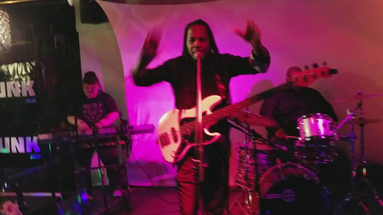 FUNK JAM at the Thunderbird!    Look out James Caselton!!! AJ, Tina and Dre.