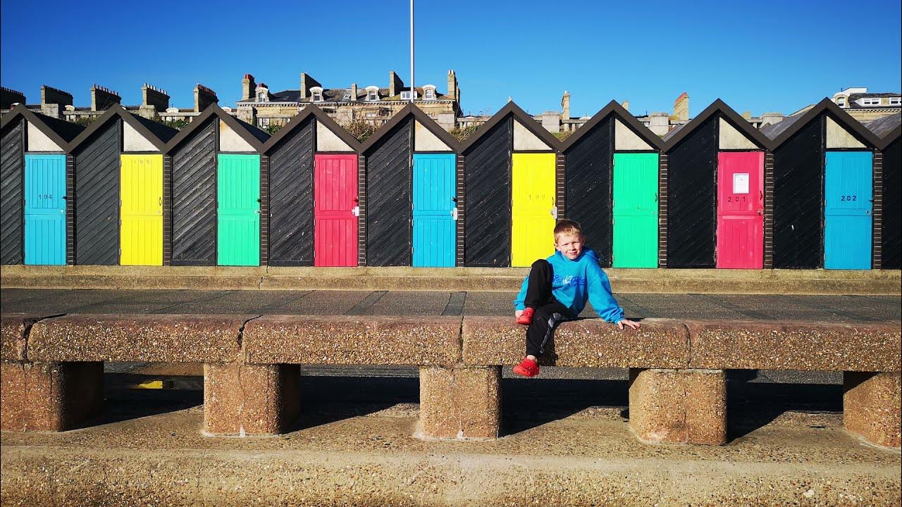 Metal detecting on the beach in Lowestoft metaldetecting daysout 