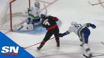 Thatcher Demko Stretches Out For Incredible Pad Save
