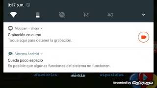 Este jyefo si entretiene