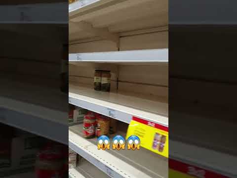 Пустые полки магазинов,