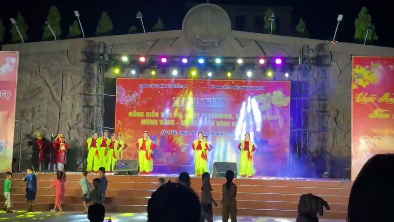 Ngày Xuân Long Phụng Sum Vầy - tiết mục giải A shuffle dance Đạ Tẻh