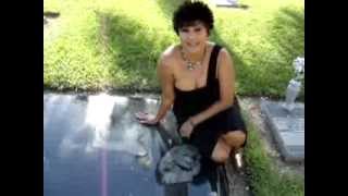 Anna Nicole Smith Grave 1yr later, Bahamas