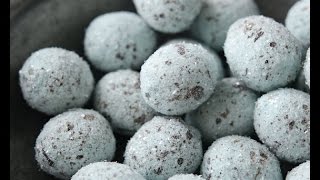 Speckled Spun Cotton Easter Eggs DIY Tutorial