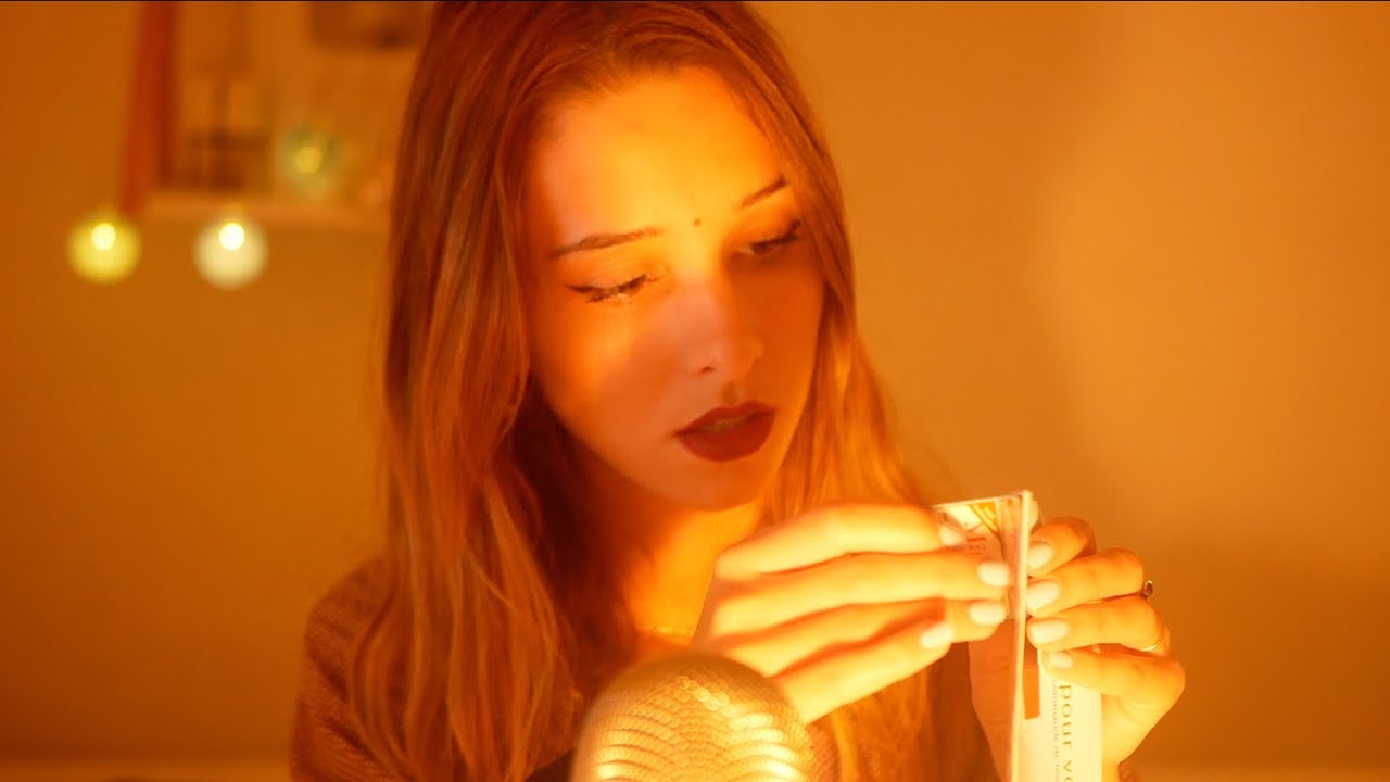 ASMR FRANÇAIS - J’enlève aux creux de tes oreilles 106 stickers ! (Tapping, « etiquetting » lol)