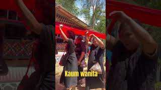 Kaum Wanita Dibalik Kain Merah