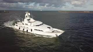The 49.1m/ 1612 Legacy V making a sharp turn