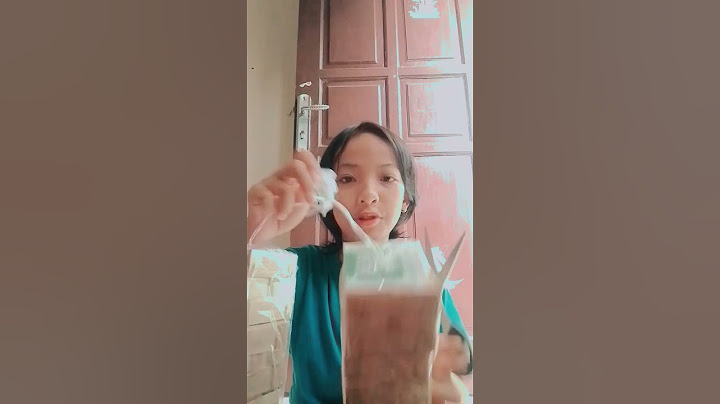 unboxing oleh-oleh khas Bogor, yaitu beliin box dan mochi makanan