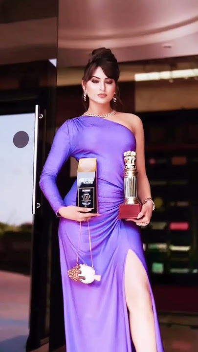 most beautiful actress urvashi rautela #urvashirautela #shortvideo #fashion  #newsong #vigdiyanheeran - YouTube