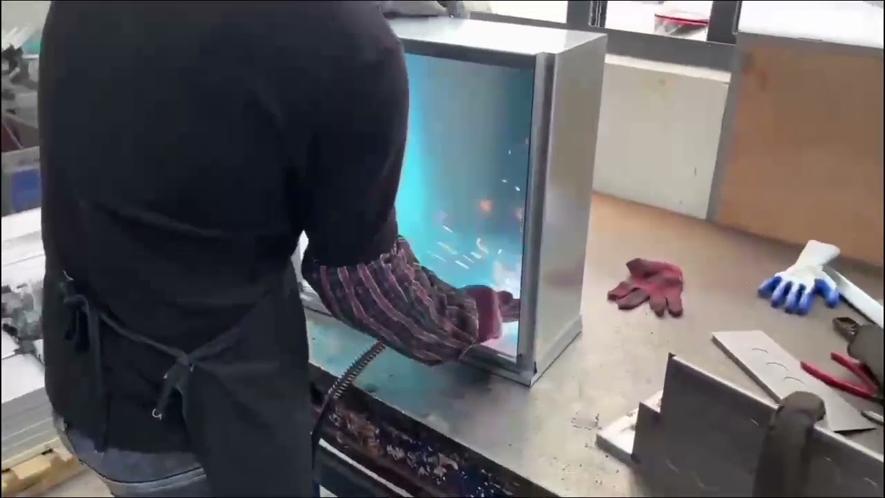 Video of the distribution box manufacturing process