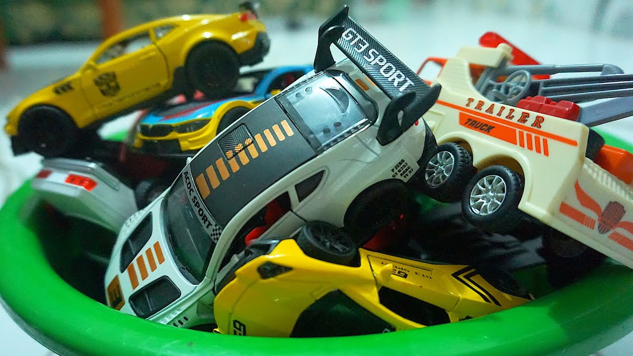 Mobil Mainan Diecast isi mainan kecil di kotak, diecast cars,various