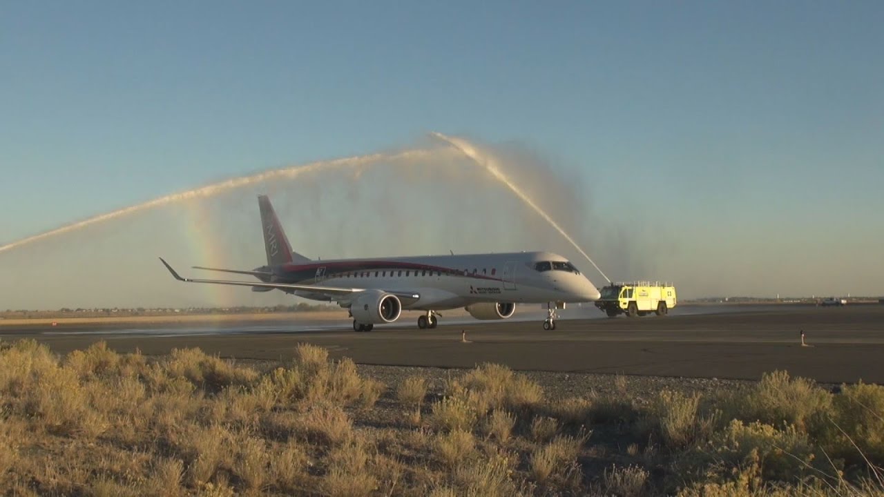 MRJ、米拠点に到着 新たな段階へ - YouTube