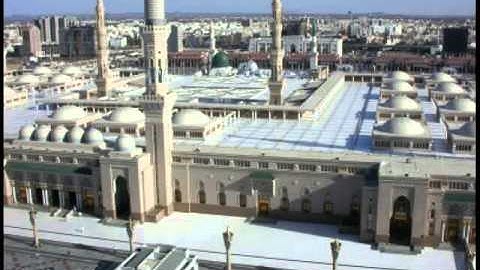 تلاوة للقارئ عبد السلام الساكت في كليه التربيه