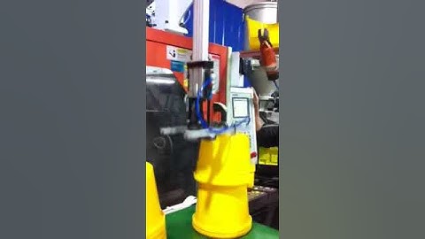 Injection Robot 3 axis servo motor with trimming the runner.