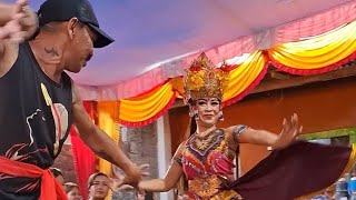 LANGKA  !! MENARI JOGED DENGAN GAMELAN ANGKLUNG || BUSUNGBIU