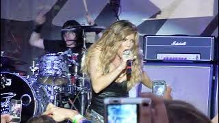 Slash, Myles Kennedy and Fergie - Barracuda