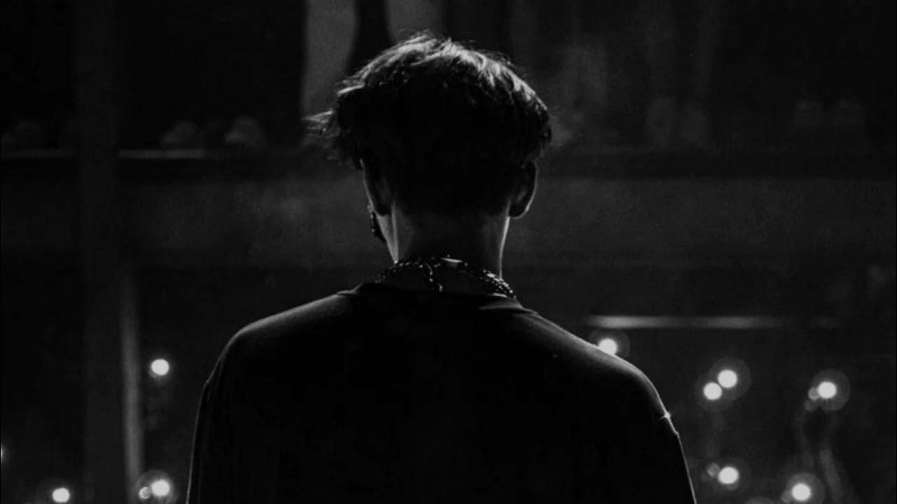 фразами криспи white gallows текст