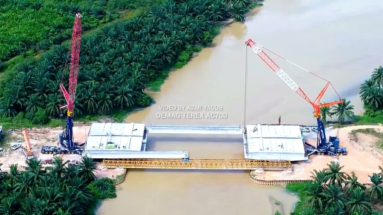 DEMAG TEREX AC700 8AXLE VS DEMAG AC 700 9 AXLE