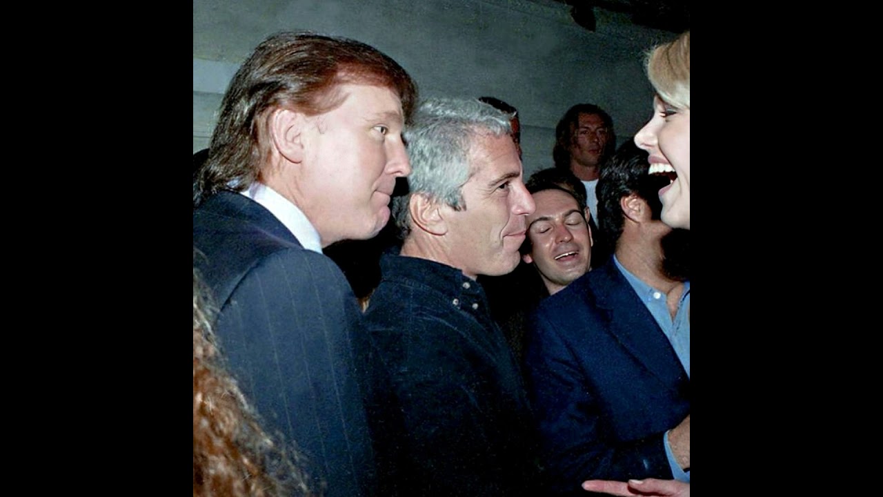 Trump odpoutává pozornost od Epsteinových spisů a zbavuje se lidí, kteří nejsou dostatečně loajální