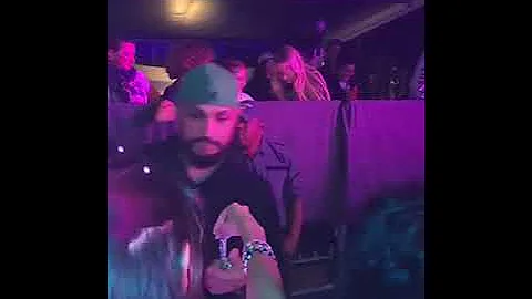 Sabrina interacting & trading friendship bracelets with fans at The Eras Tour in São Paulo 🇧🇷 (N3)