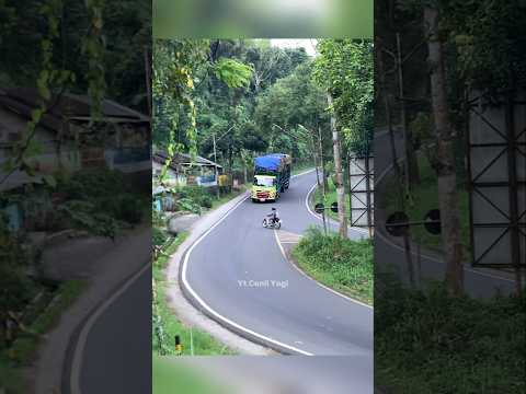 Kelakuan Sepeda Motor Bikin Geleng-geleng kepala