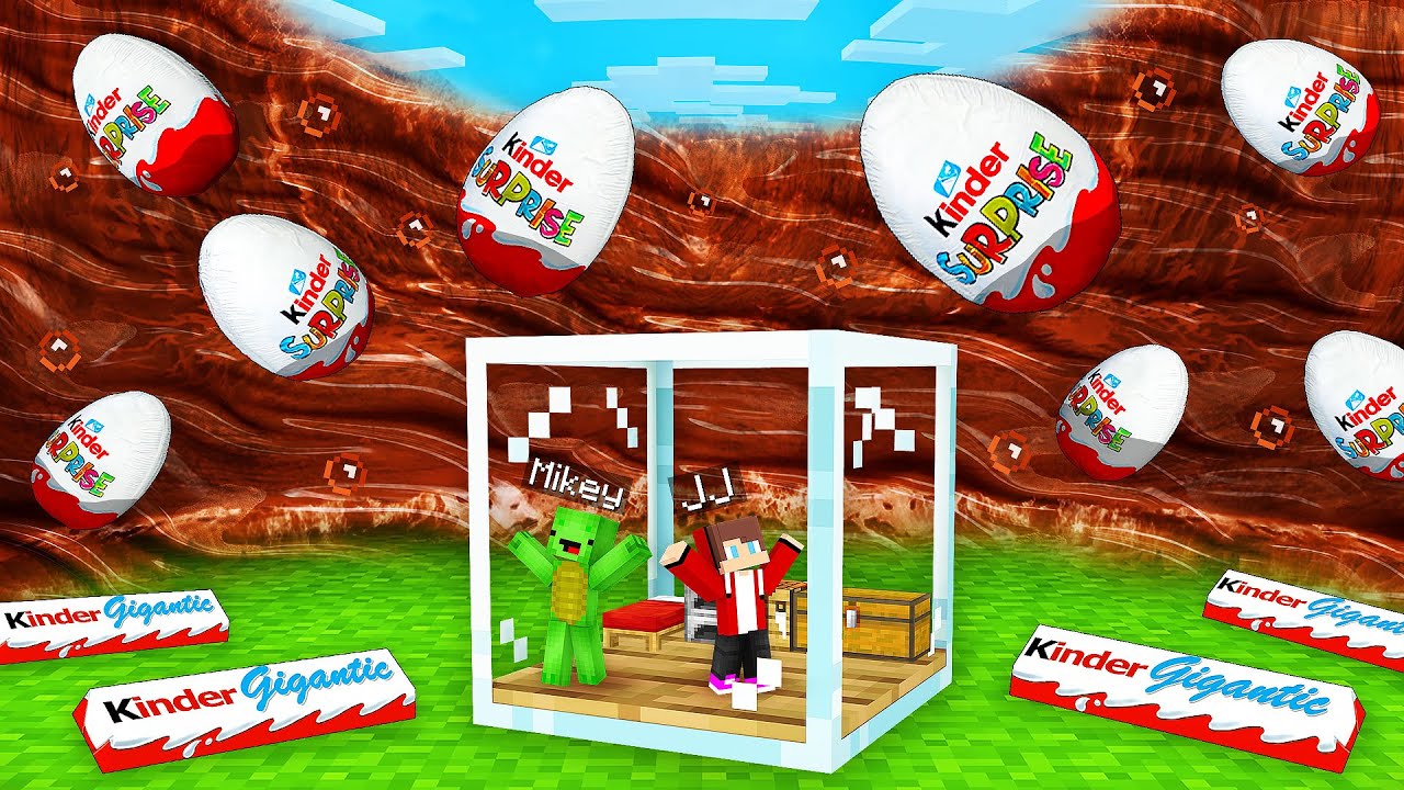 JJ and Mikey GLASS Bunker vs KINDER Chocolate Doomsday Survive Battle in Minecraft - Maizen