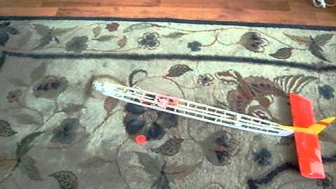 Guillows Javelin RC plane almost gets Rocky