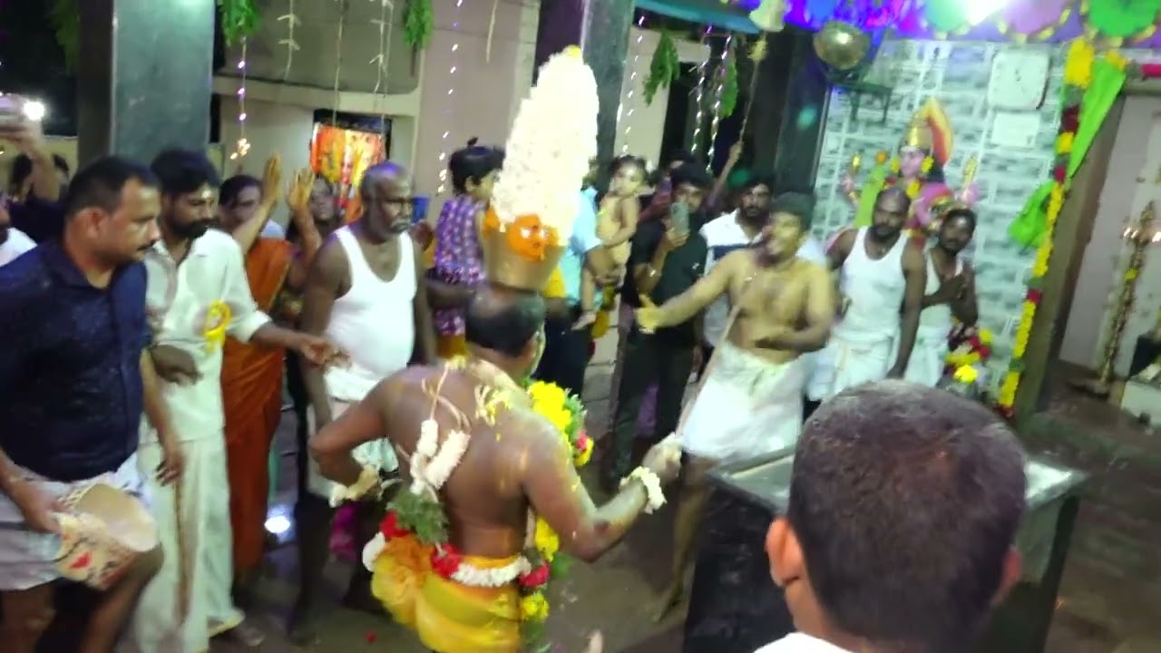 கீழக்கரை வண்ணார் தெருவில்  ஸ்ரீ முத்துமாரியம்மன் ஆலயம் 74-ம் ஆண்டு முளைக்கொட்டு திருவிழா 2024