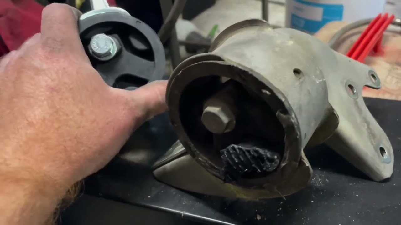 2006 Smart Car 450 Fortwo Gearbox Engine Mount Replacement