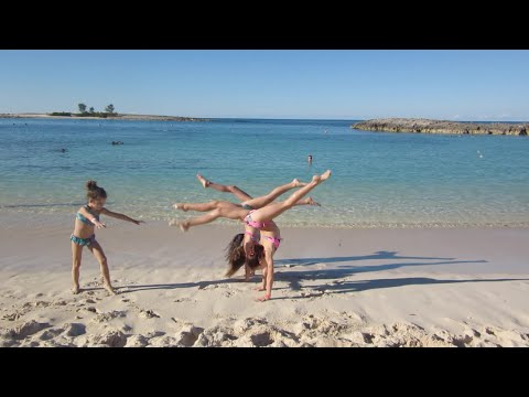 Synchronized Gymanstics on the Beach (WK 207.5) | Bratayley