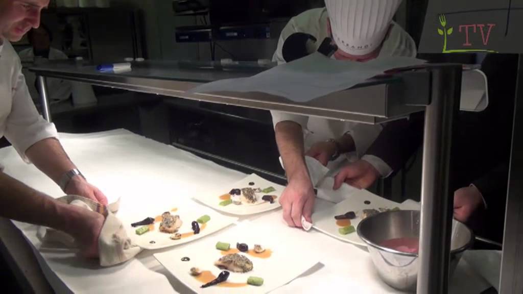 En coulisse, dans les cuisines pendant le dîner