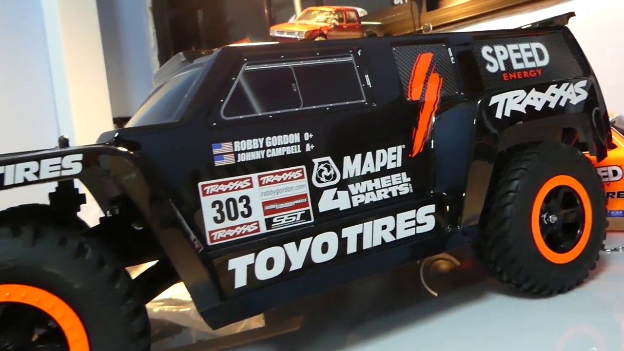 Traxxas slash 2wd rtr unboxing hummer robby gorden black edition 1/10