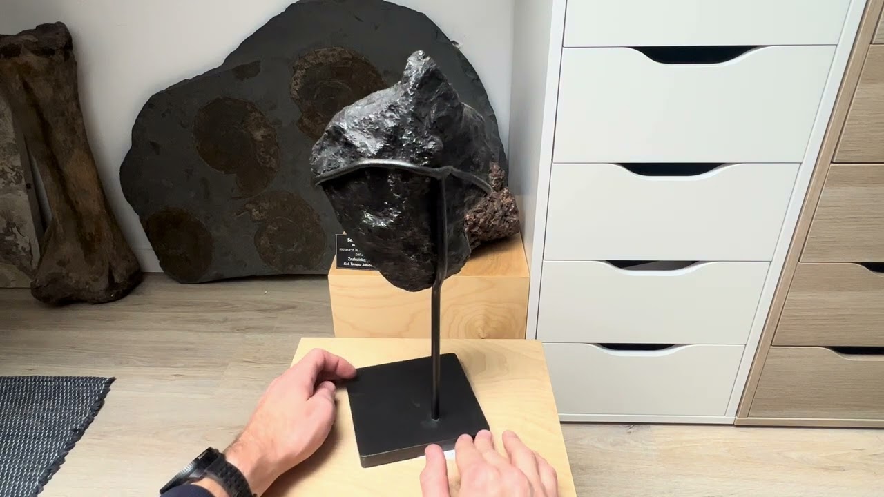 Saint Aubin 8927g great shaped iron meteorite on iron stand